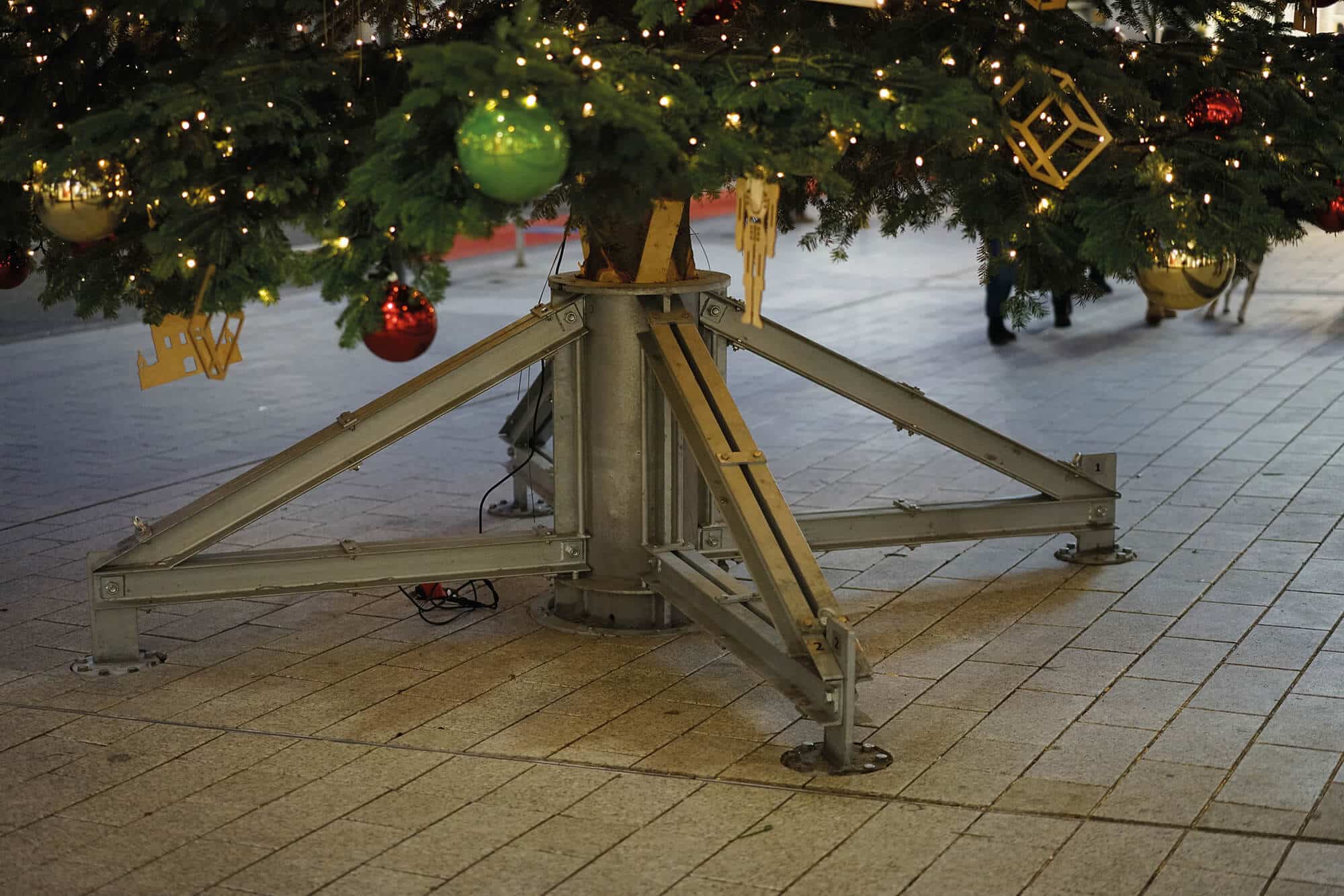 Weihnachtsbaumbefestigungen