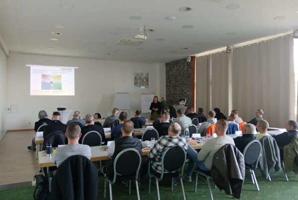 Von roten, grünen, gelben und blauen Mitarbeitenden